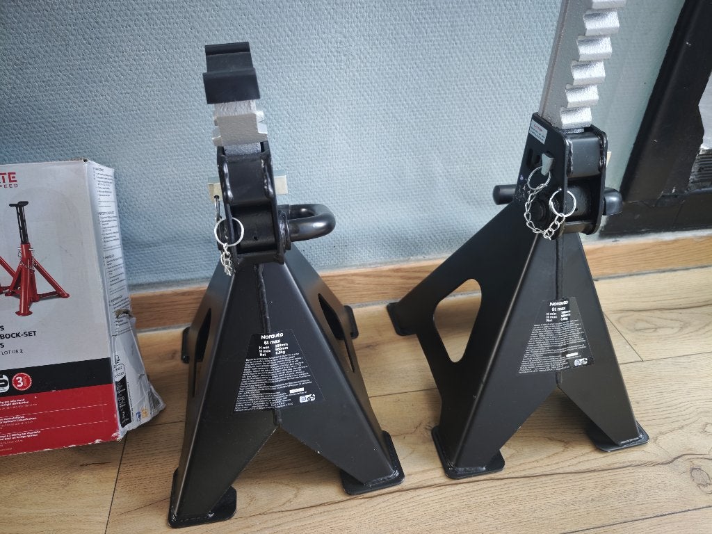 Supports pour prises 6T et 2T, Enlèvement, Neuf, Mécanique, Prise de ciseaux