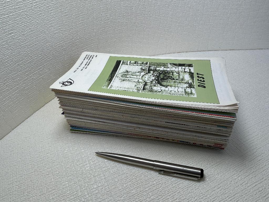 Grand lot de brochures philatéliques belges De Post 1980-95, Enlèvement ou Envoi, Non oblitéré, Autre, Europe