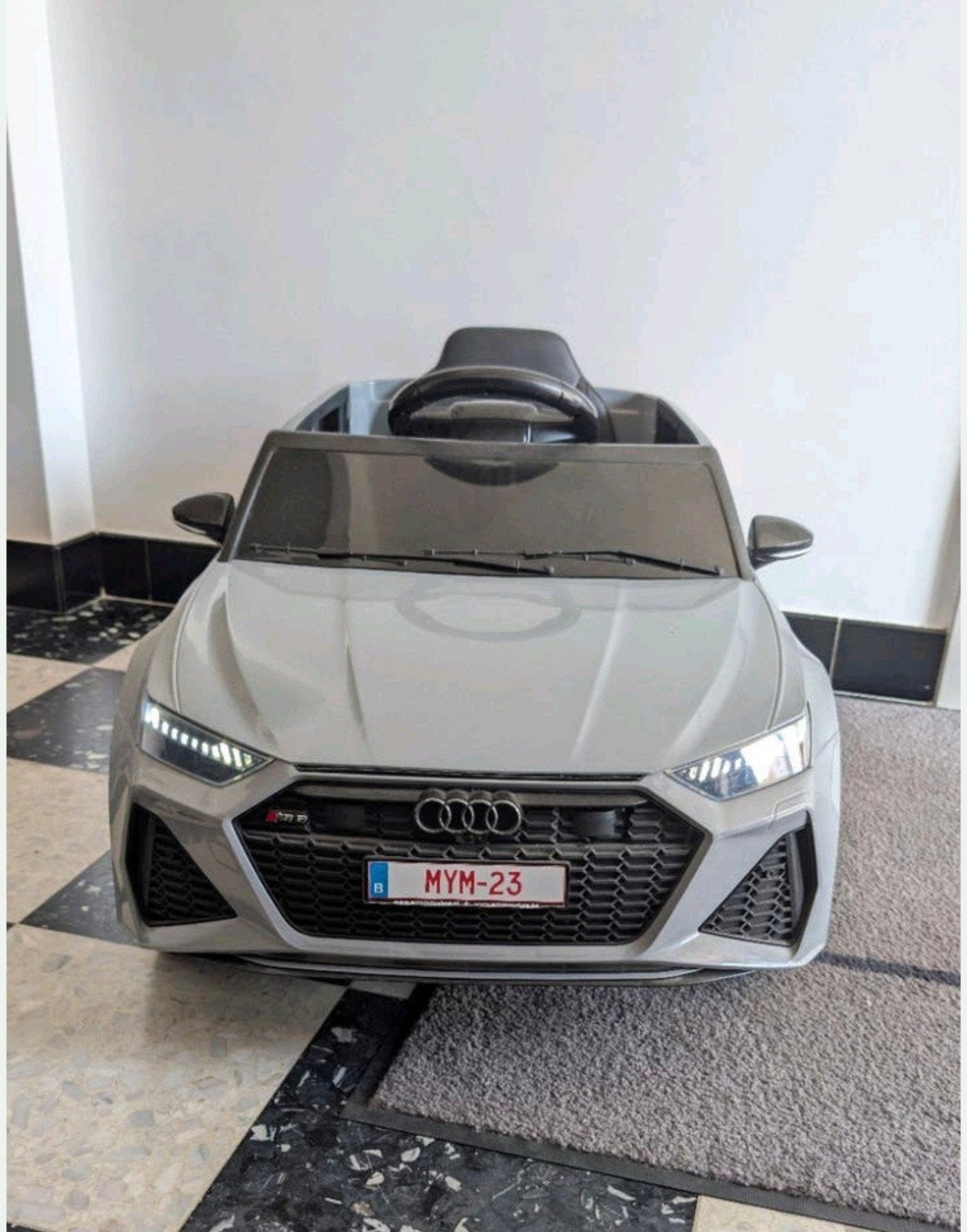 Voiture électrique pour enfants Audi RS6 Nardo Grey, Comme neuf