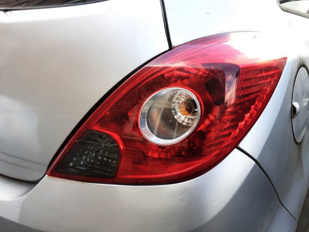 FEU ARRIÈRE DROIT Opel Corsa D (01-2006/12-2014) (89316516), Autos : Pièces & Accessoires, Opel, Opel Automobile GmbH, Utilisé