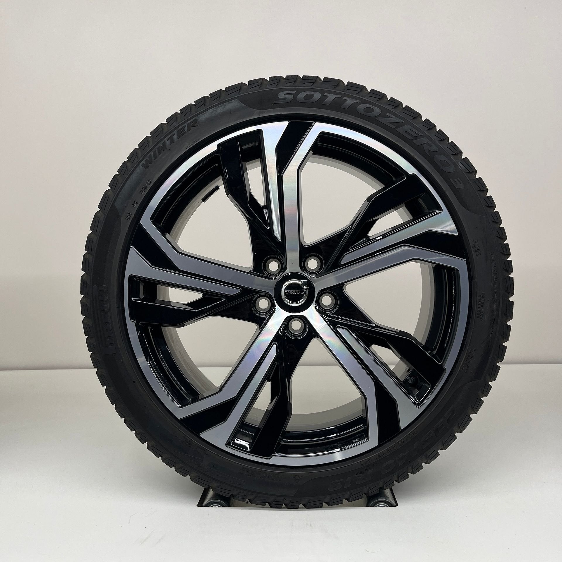 Volvo S60/V60 - 19 inch - winterbanden, Autos : Pièces & Accessoires, Pneus & Jantes, Pneus et Jantes, Pneus hiver, Enlèvement ou Envoi