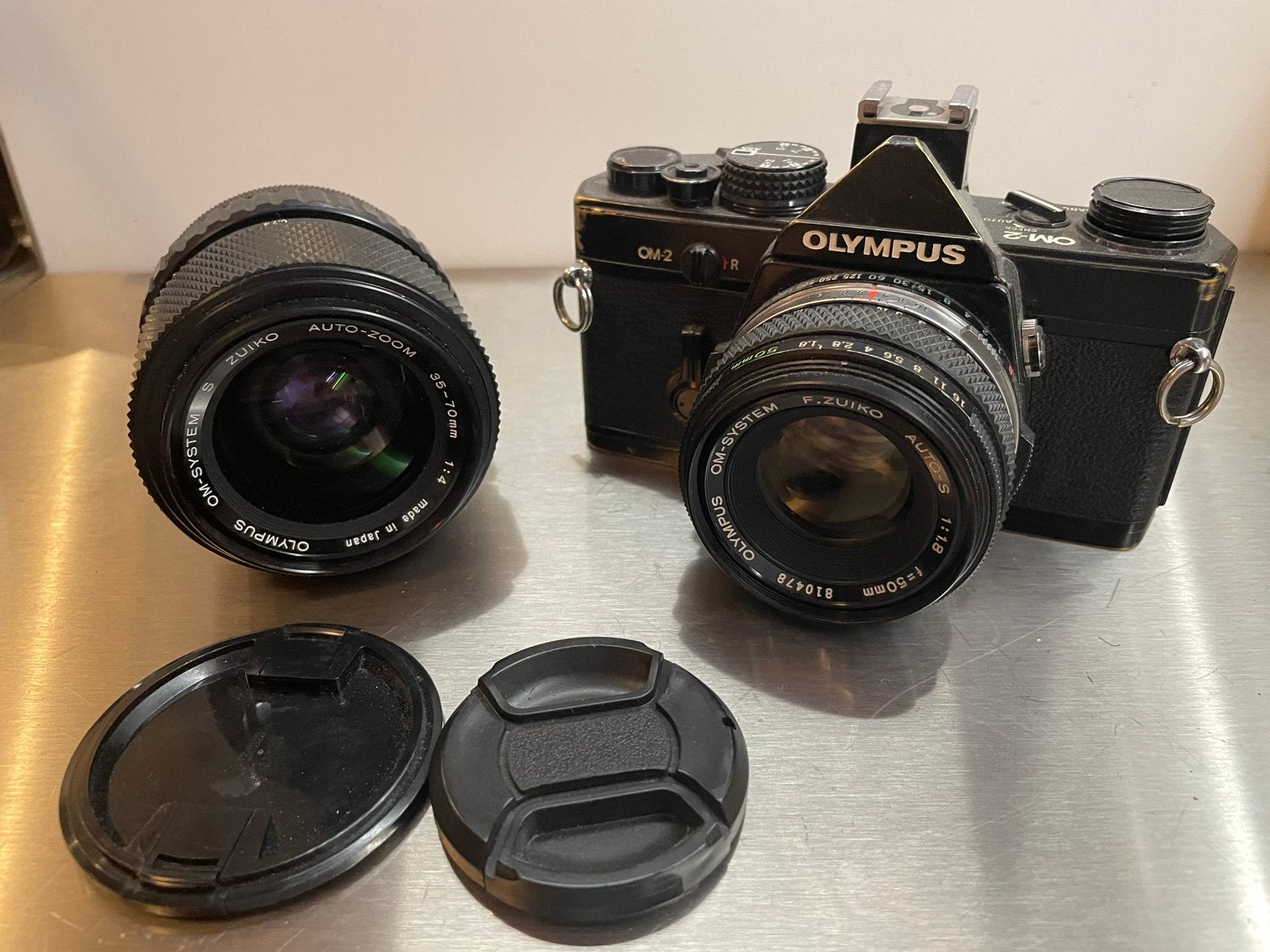 Olympus om2 +zuiko 50mm 1.8+ zuiko auto zoom 35-70 mm, TV, Hi-fi & Vidéo, Enlèvement ou Envoi, Comme neuf, Olympus