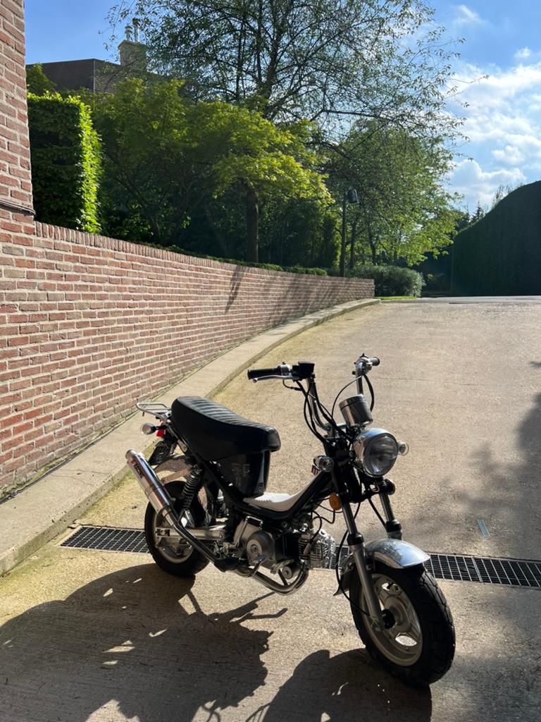 Skyteam Bubbly | B klasse 50cc, Fietsen en Brommers, Brommers | Tomos, Ophalen, Zo goed als nieuw