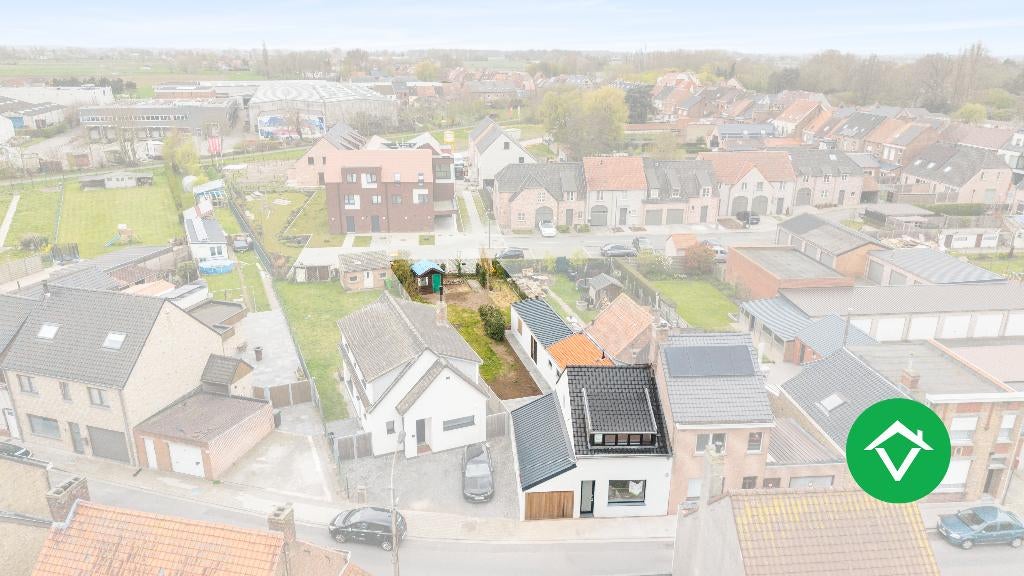 Volledig gerenoveerde woning (EPB B) met garage te eernegem, 200 tot 500 m², Eernegem, 96 m², 2 kamers