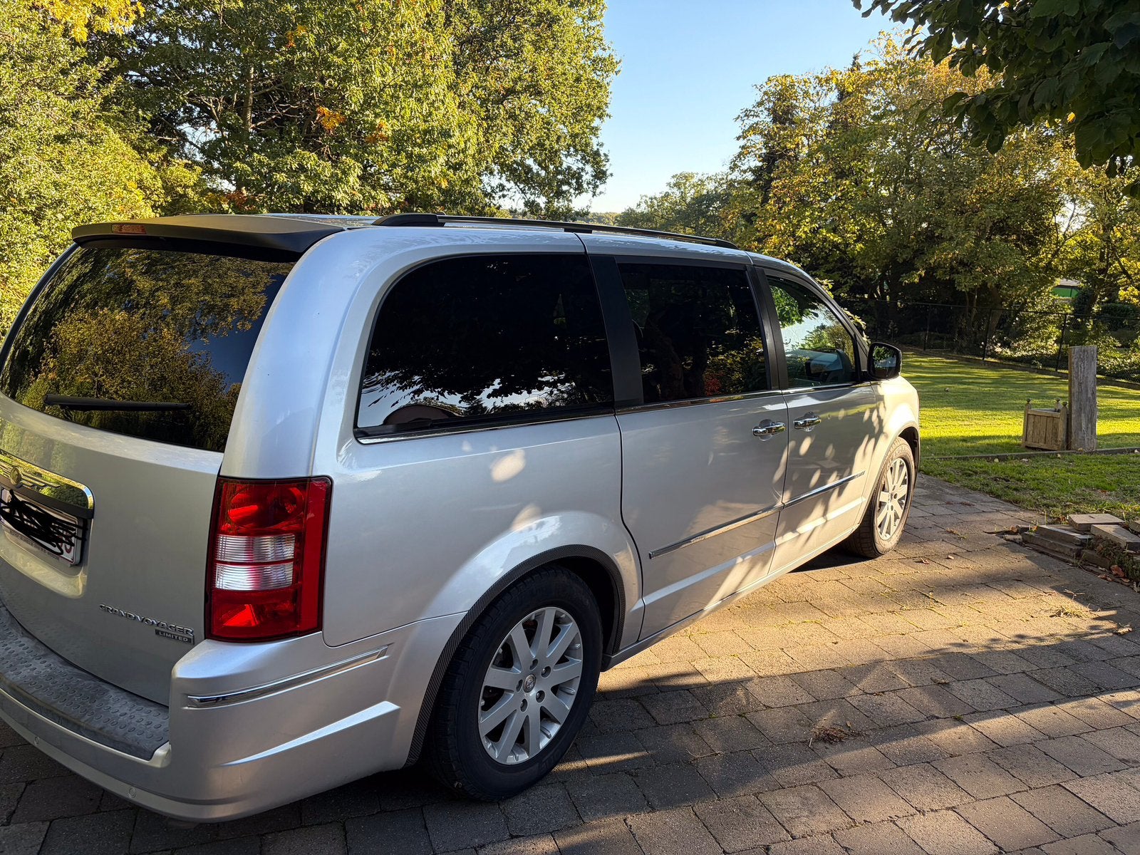 Chrysler GrandVoyager 2.8 CRD van 2009. lichte vracht, Autos, Argent ou Gris, Achat, Carnet d'entretien, Diesel