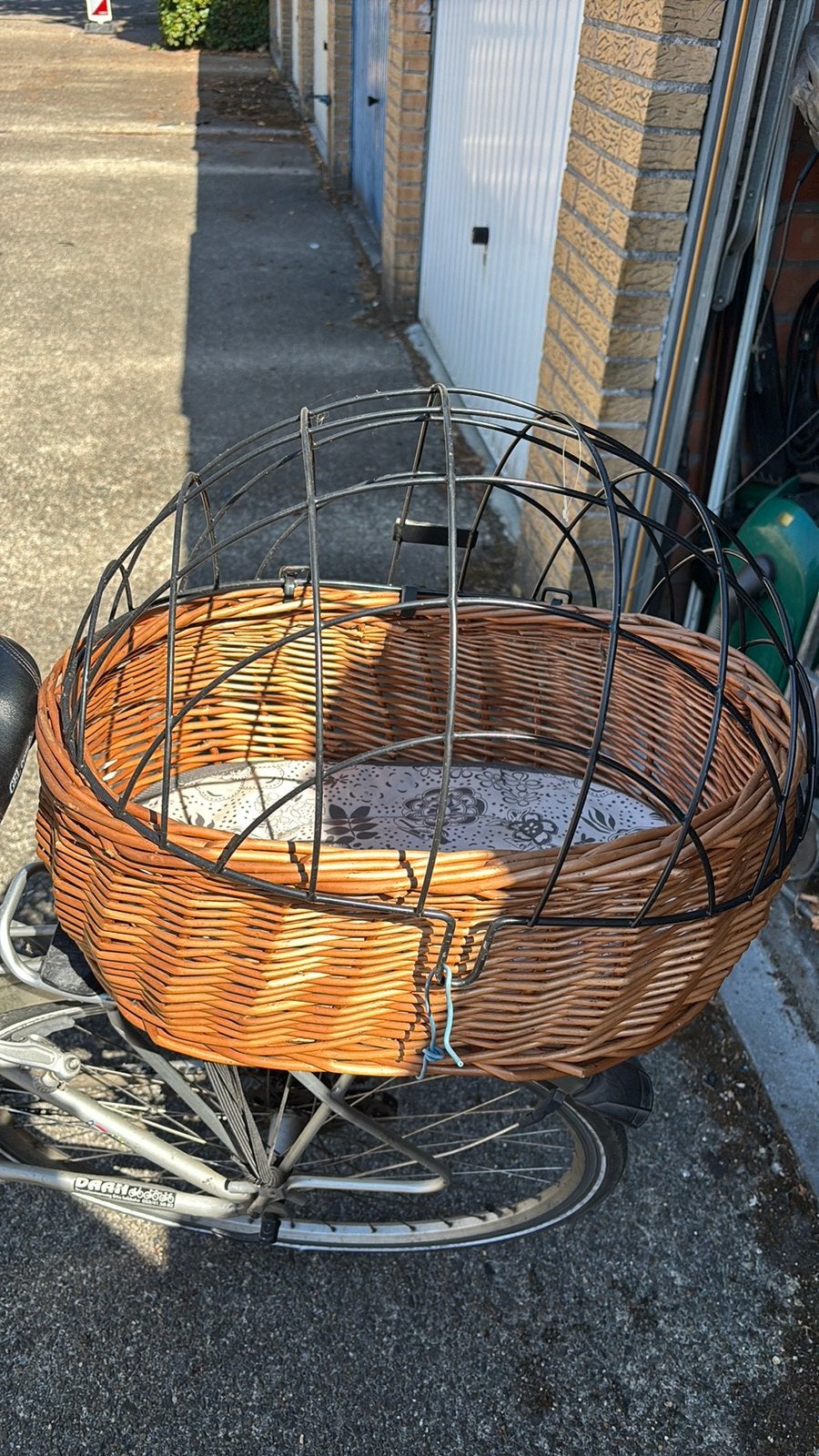 Corbeille pour chien, Enlèvement, Comme neuf