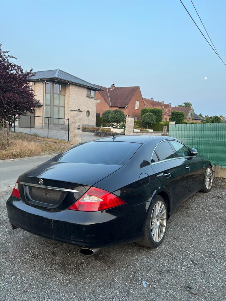 Mercedes cls 350 benzine met 190000km, Automaat, 4 zetels, Achterwielaandrijving, Zwart