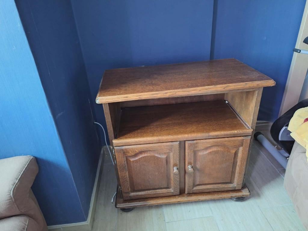 Tv kast, Ophalen