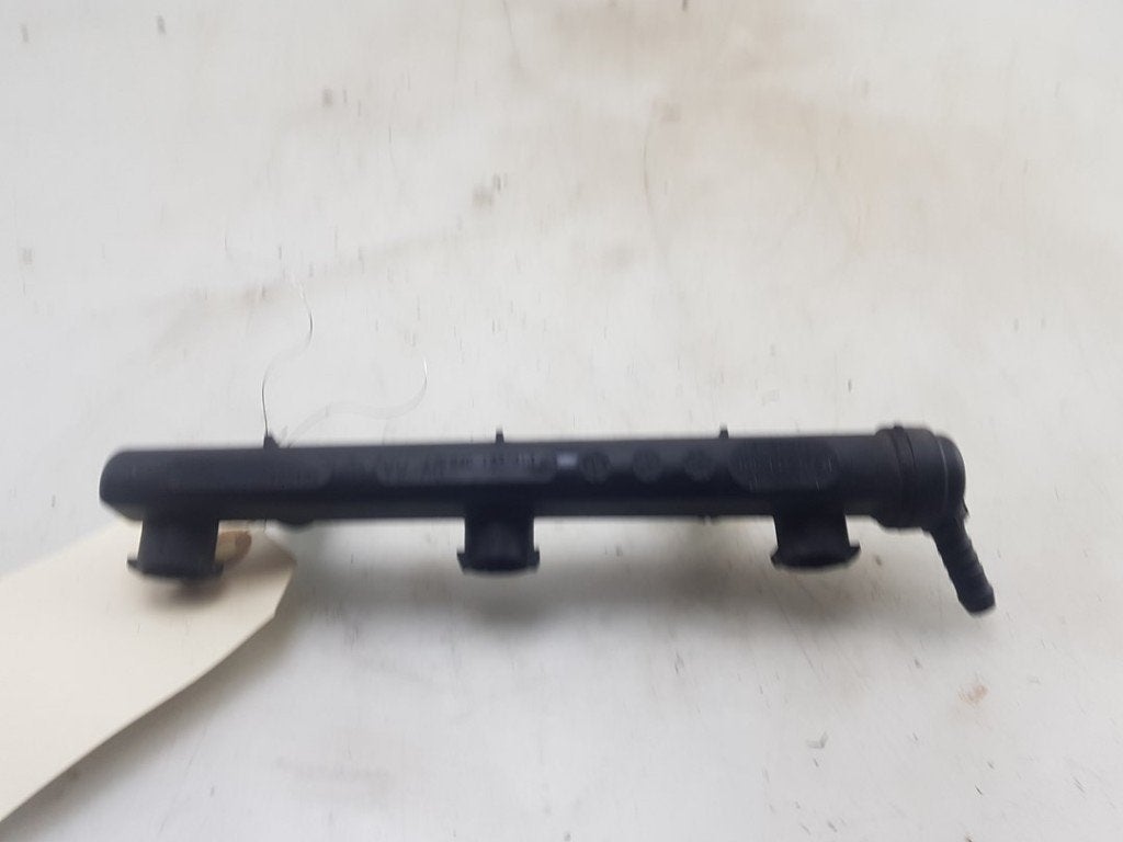 INJECTIEGALERIJ Volkswagen Polo VI (AW1) (|04C133317M|), Gebruikt, Volkswagen