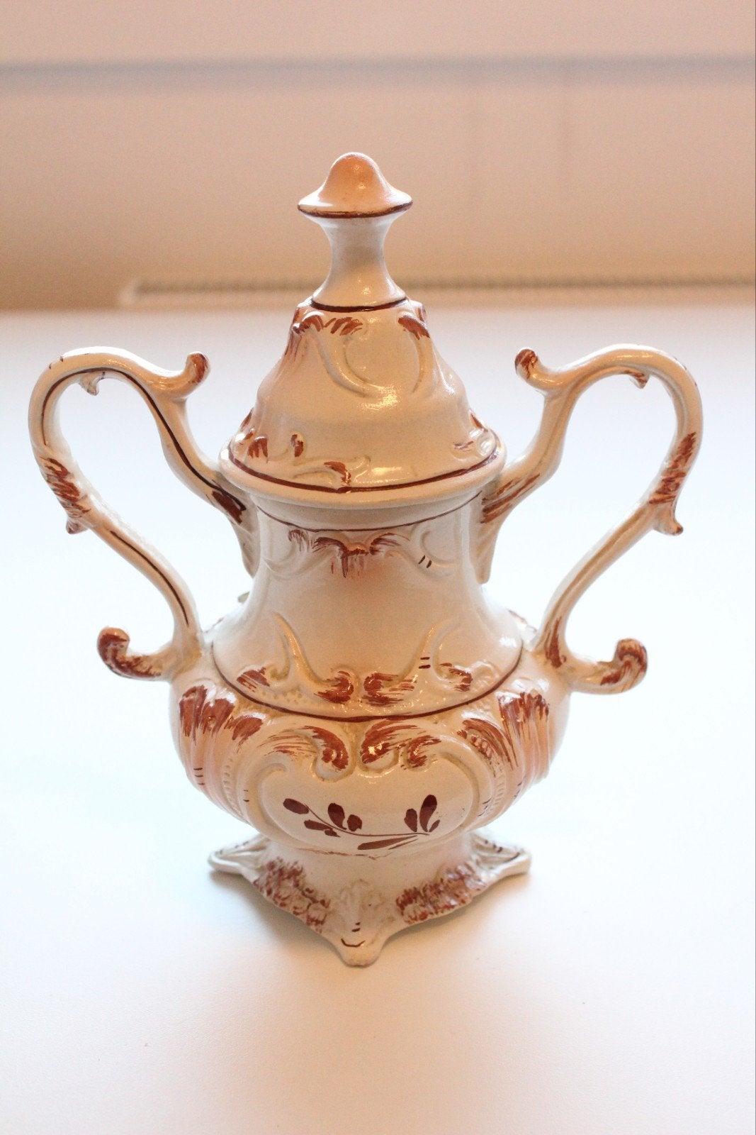 Urne en porcelaine vintage style Capodimonte, Enlèvement