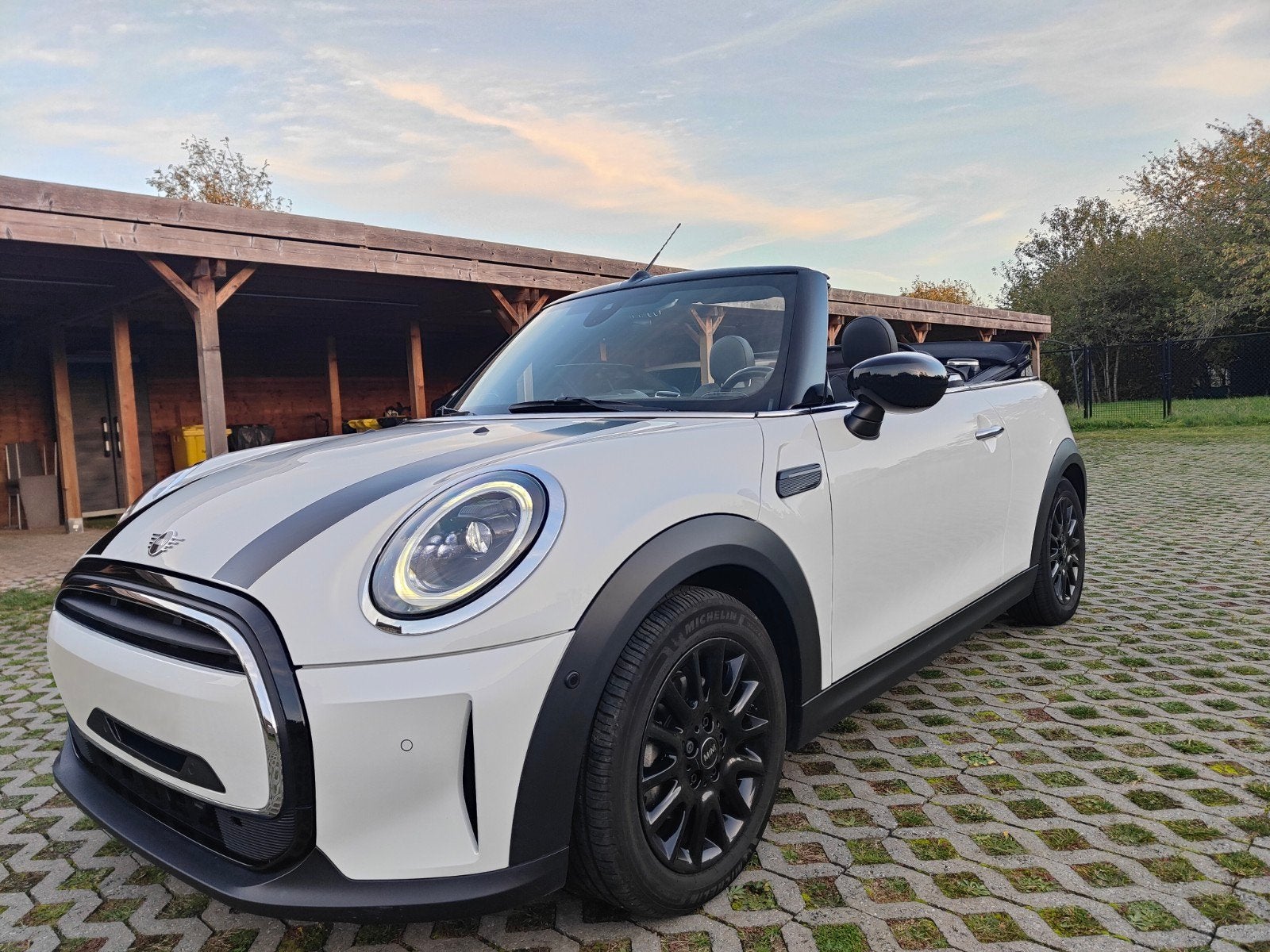 Cabriolet 1.5 Harman Kardon Sound / Apple Carplay, Autos, Achat, Euro 6, Cabriolet, Noir