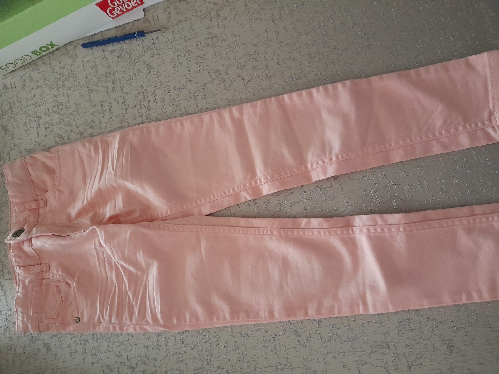 Nieuwe Roze jeans hema 116, Enfants & Bébés, Vêtements enfant | Taille 116, Enlèvement, Pantalon