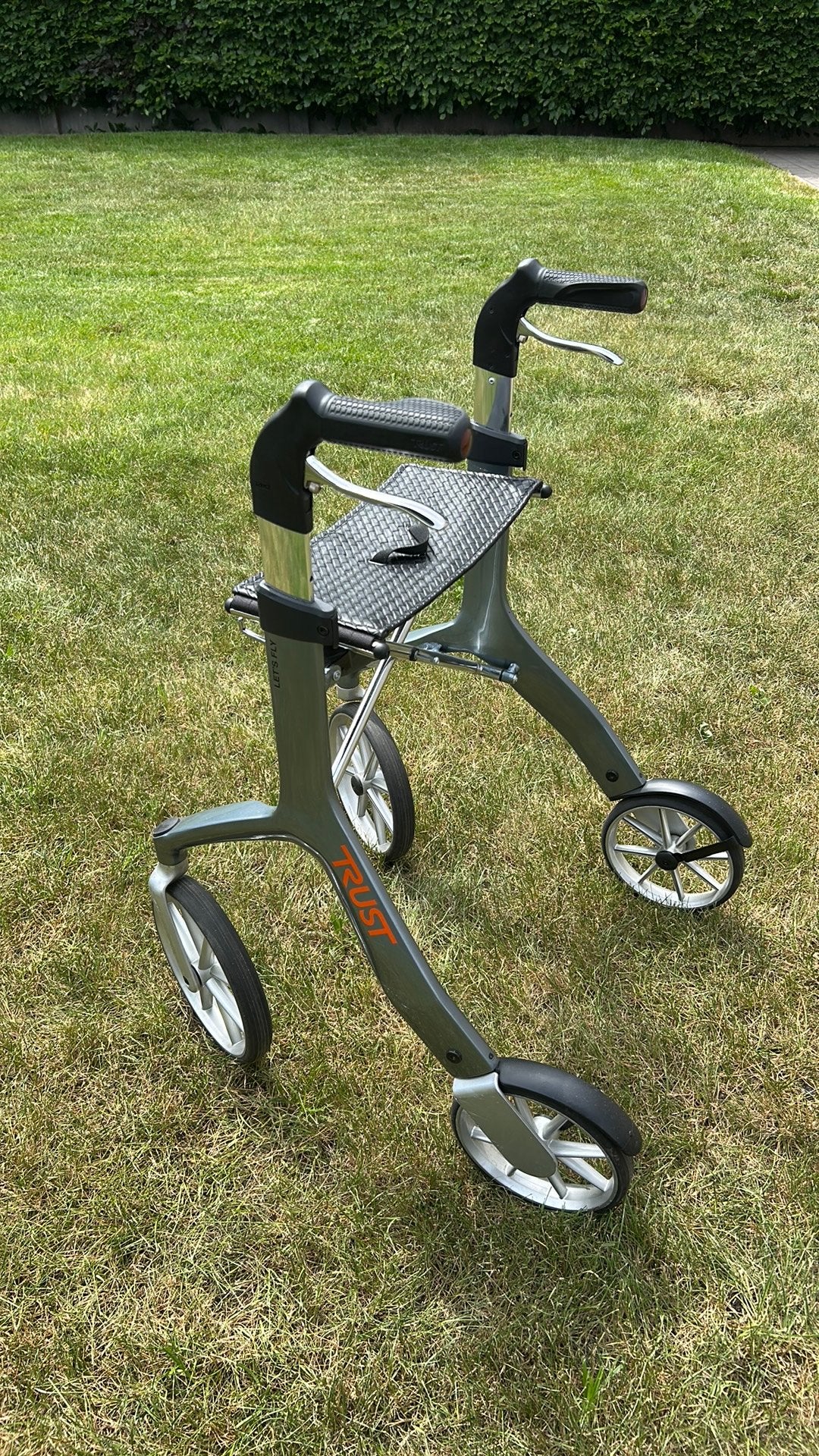 Rollator Trust Care - Let’s Fly, Diversen, Rollators, Ophalen, Lichtgewicht, Zo goed als nieuw