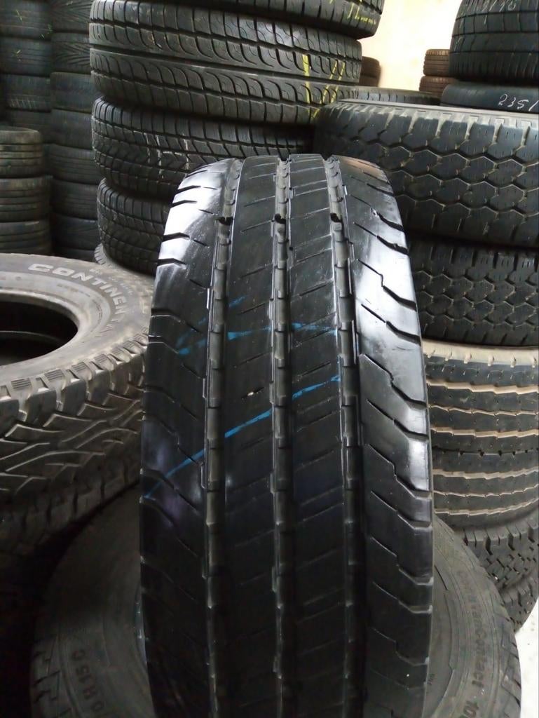 21570r15C 215 70 r15C 215/70/15C continental Nouveau Leasing