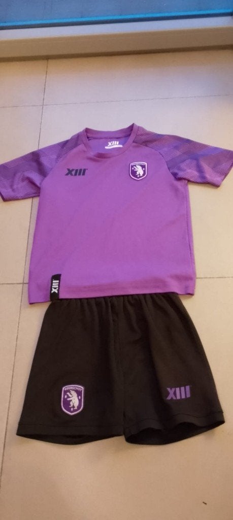 voetbaltenue beerschot maat 140, Sport en Fitness, Ophalen of Verzenden
