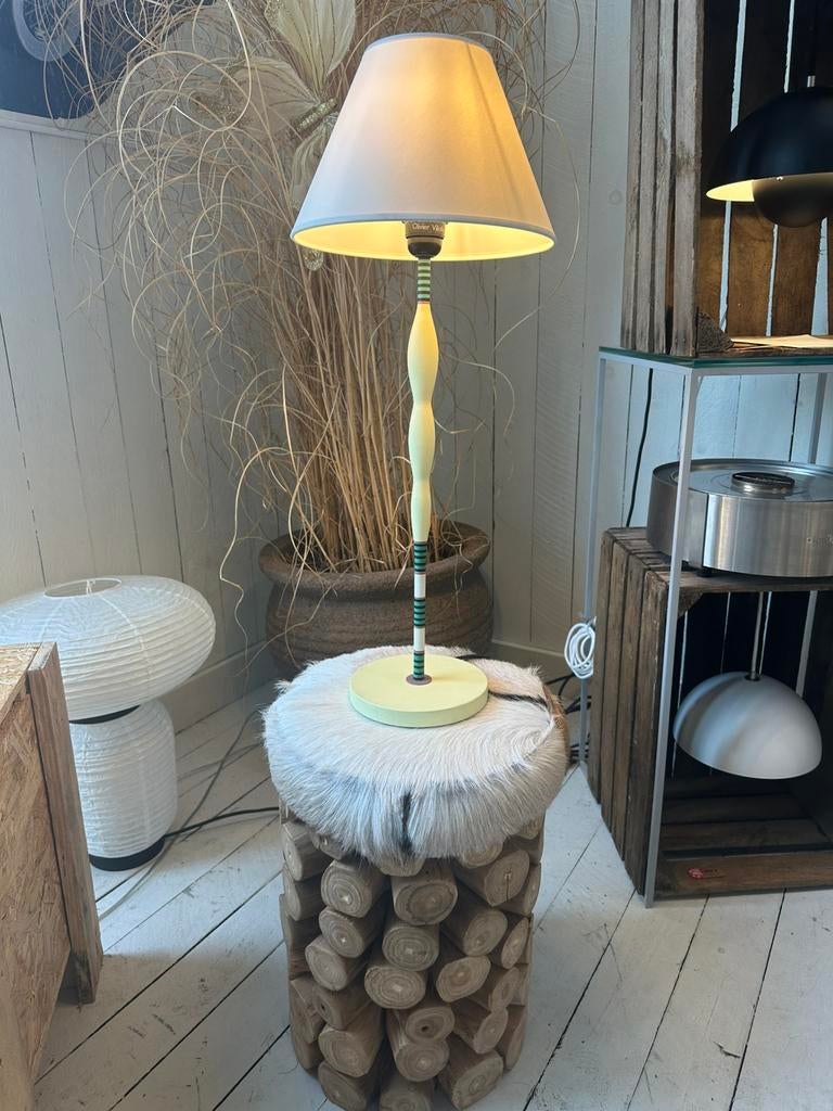 Lampe design signée Olivier Villatte, Enlèvement, Comme neuf, Bois