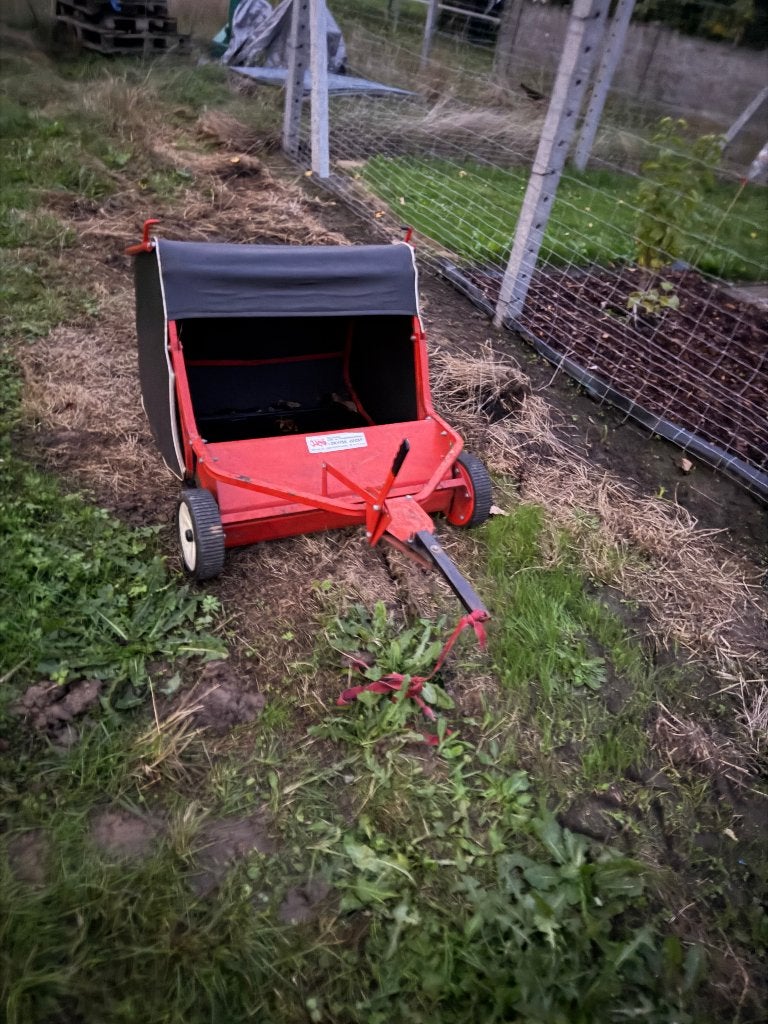 ***profecionele bladeren opveeg machiene met opvangbak***