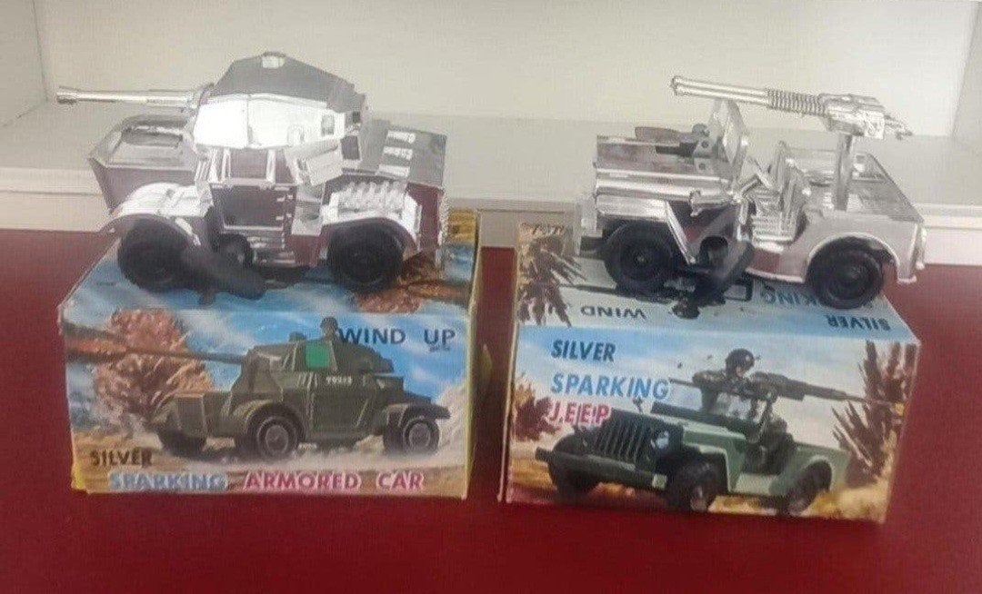 2 militaire voertuigen made in Japan, Verzamelen, Ophalen of Verzenden