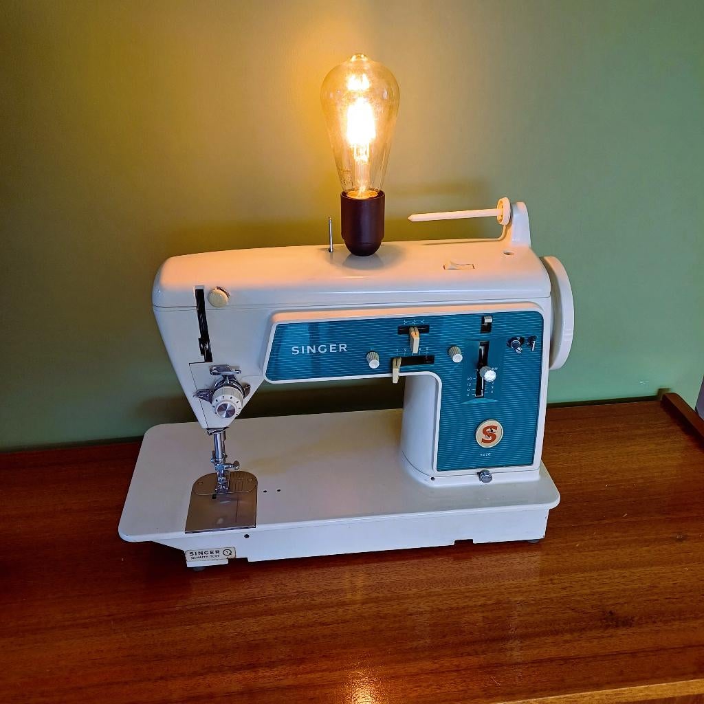 Unieke lamp gemaakt van vintage naaimachine Singer, Ophalen, Naaimachine, Singer