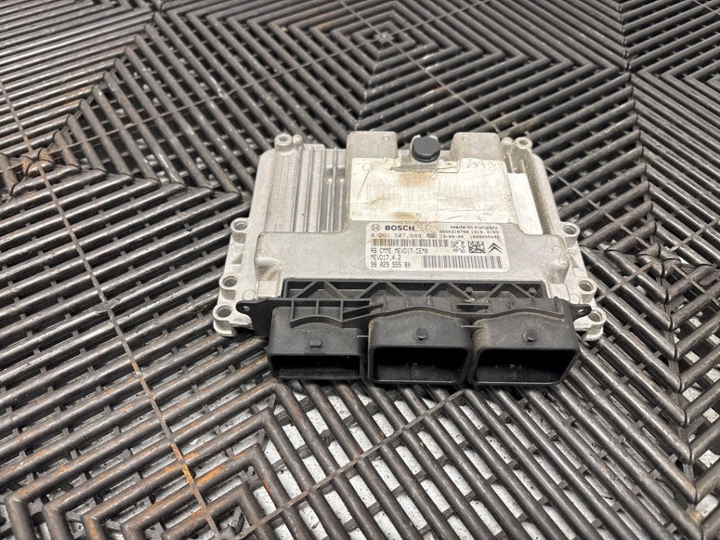 COMPUTER MOTOR 208 I (CA / CC / CK / CL) (|0261S07688|), Auto-onderdelen, Robert Bosch AG, Gebruikt, Robert-Bosch-Allee 1
74232  Abstatt, DE
