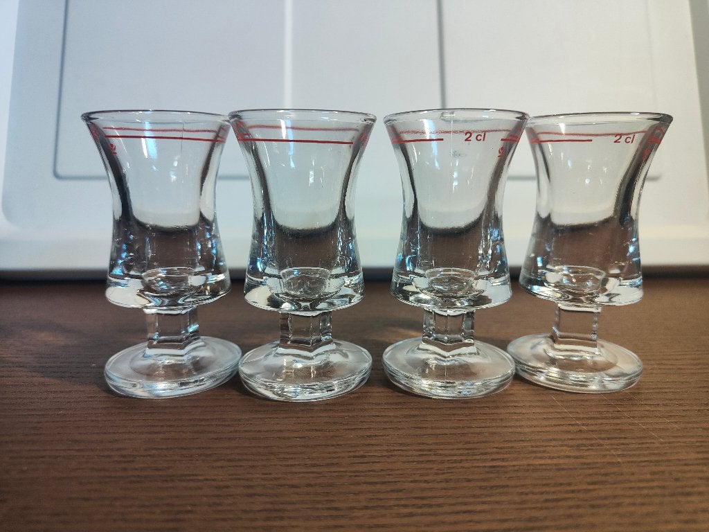 6 borrelglaasjes: jenever, Smeets en Jägermeister, Ophalen, Zo goed als nieuw, Borrel- of Shotglas