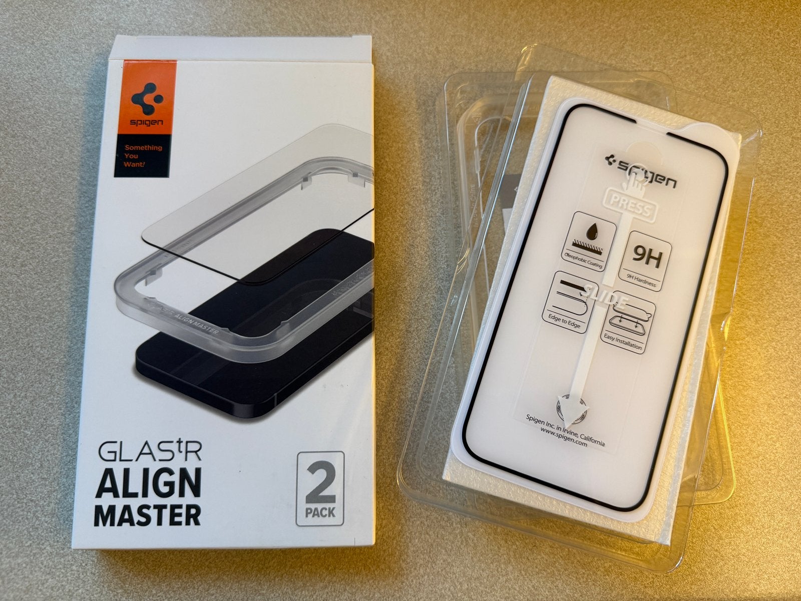 Spigen Iphone 13 Pro / 14 , Screenprotector Nieuw, Telecommunicatie, Nieuw, Ophalen of Verzenden, Screenprotector, Spigen