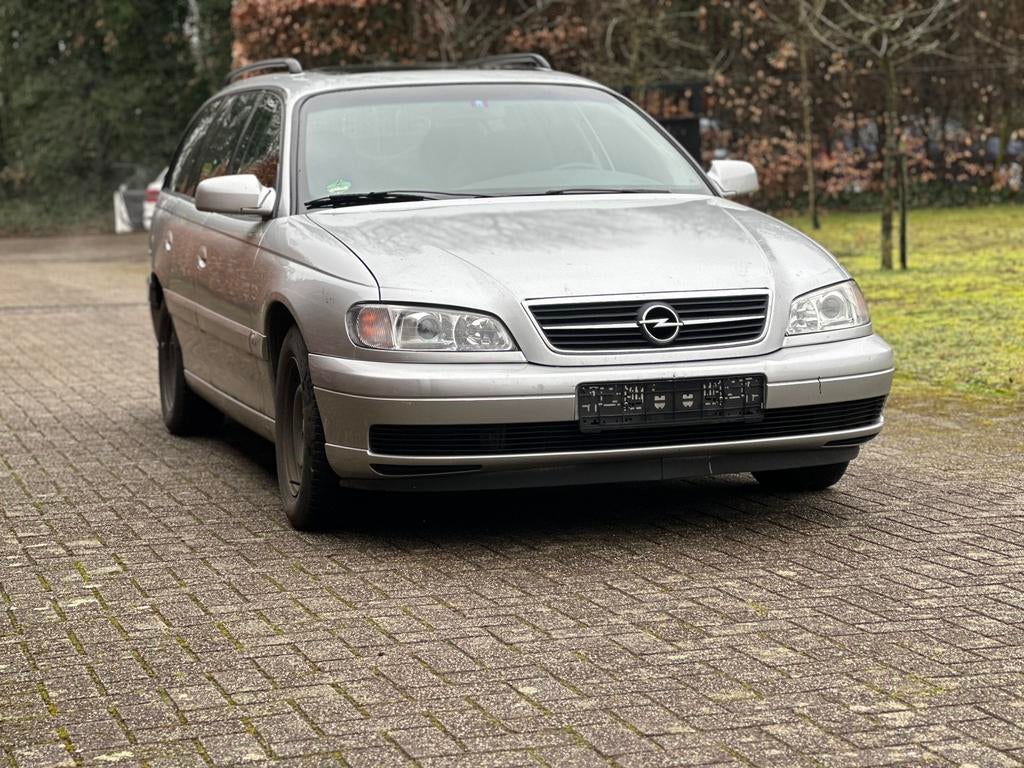 Opel Omega 2.2 Benzine 2003 in propere staat export, Auto's, Omega, Zwart, Electronic Stability Program (ESP), Bedrijf