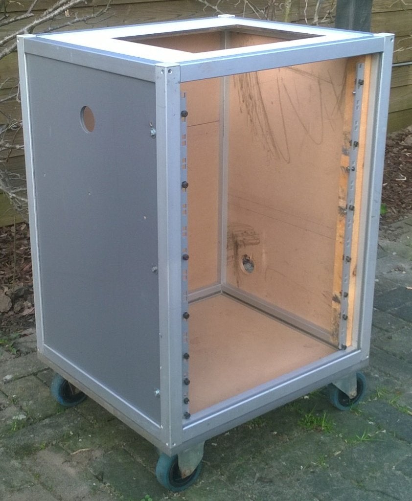 Audiorack op wielen 19 inch 15HE, Enlèvement ou Envoi, Utilisé, Haut-parleur ou Amplificateur