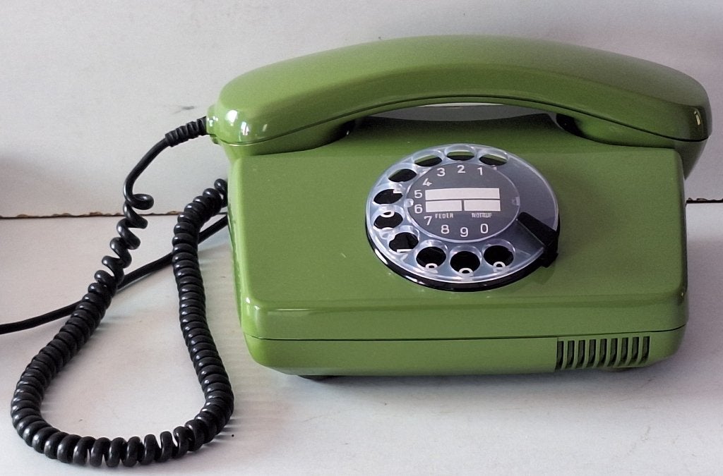 Joli ancien téléphone vintage allemand vert FeTap, Antiquités & Art, Enlèvement ou Envoi