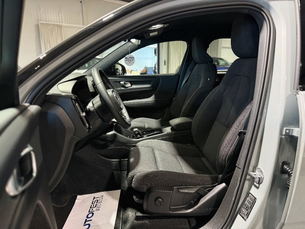Autonomie étendue du Volvo XC40 Recharge - Garantie, Autos, Argent ou Gris, Achat, Entreprise, Entretenue par le concessionnaire