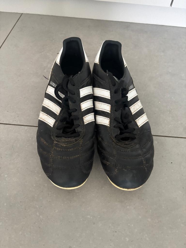 Voetbalschoen Addidas Kaiser 5 maat 42, Sport en Fitness, Voetbal, Ophalen, Zo goed als nieuw, Schoenen