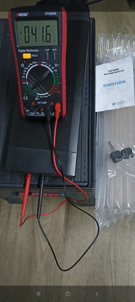 Batterie 36 volts avec chargeur. Nouveau, Enlèvement, Neuf
