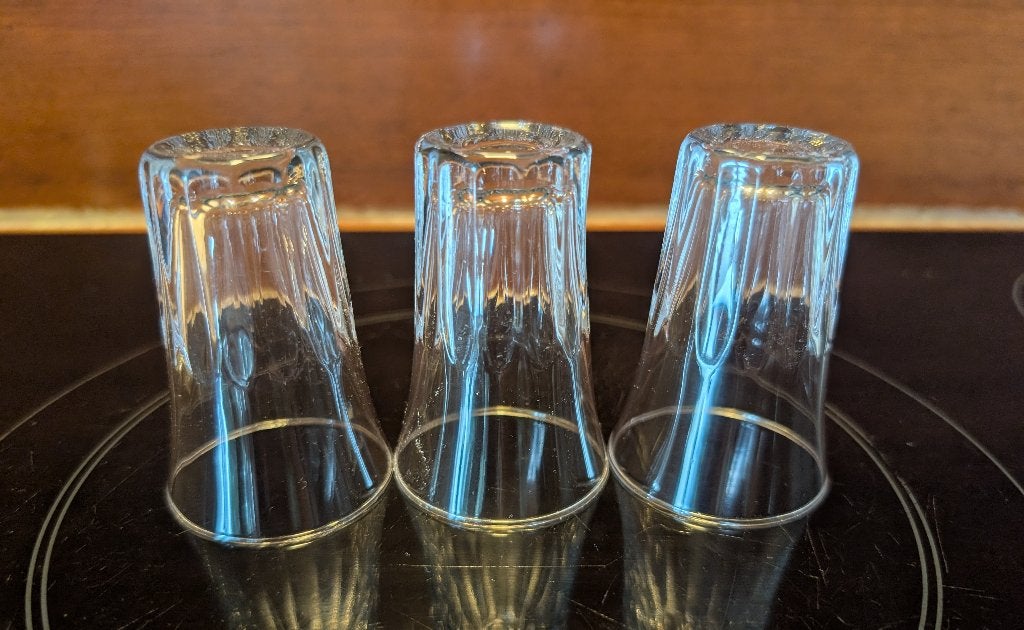 Set van 3 klassieke glazen shotglaasjes / likeurglaasjes, Glas of Glazen, Klassiek, Ophalen of Verzenden, Glas