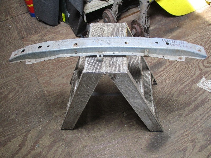 BUMPERBALK VOOR Opel Vectra B (38) (01-1995/07-2003), Gebruikt, Opel, Opel Automobile GmbH, Kontakt-opel@opel.com