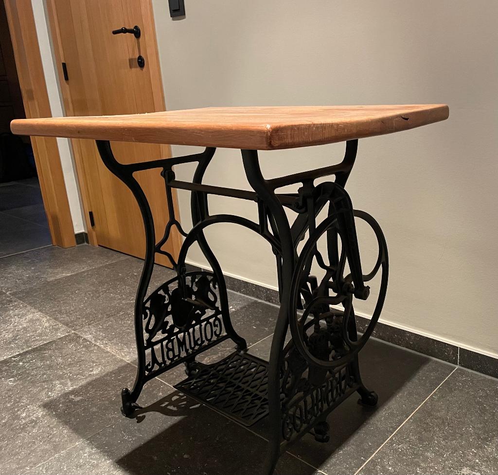 Antiek bijzettafel hout en gietijzer, Ophalen