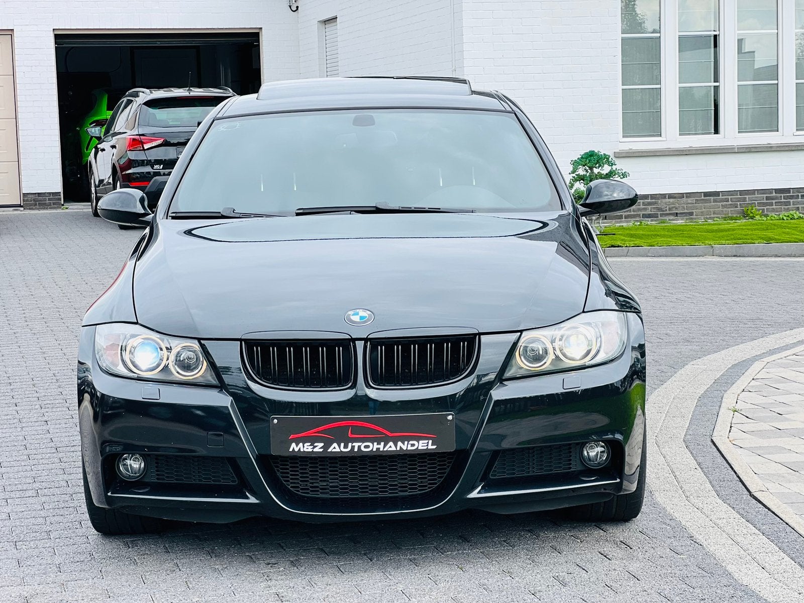 BMW 320i * M PAKKET * M PACK * BENZINE * XENON * OPEN DAK, Auto's, Alcantara, Zwart, Bedrijf, 5 deurs