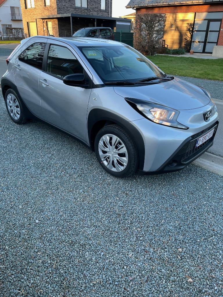 Aygo X, Autos, Toyota, Particulier, Aygo, Essence, Euro 6, Hatchback, 5 portes, Automatique, Argent ou Gris, Noir, Tissu, Traction avant