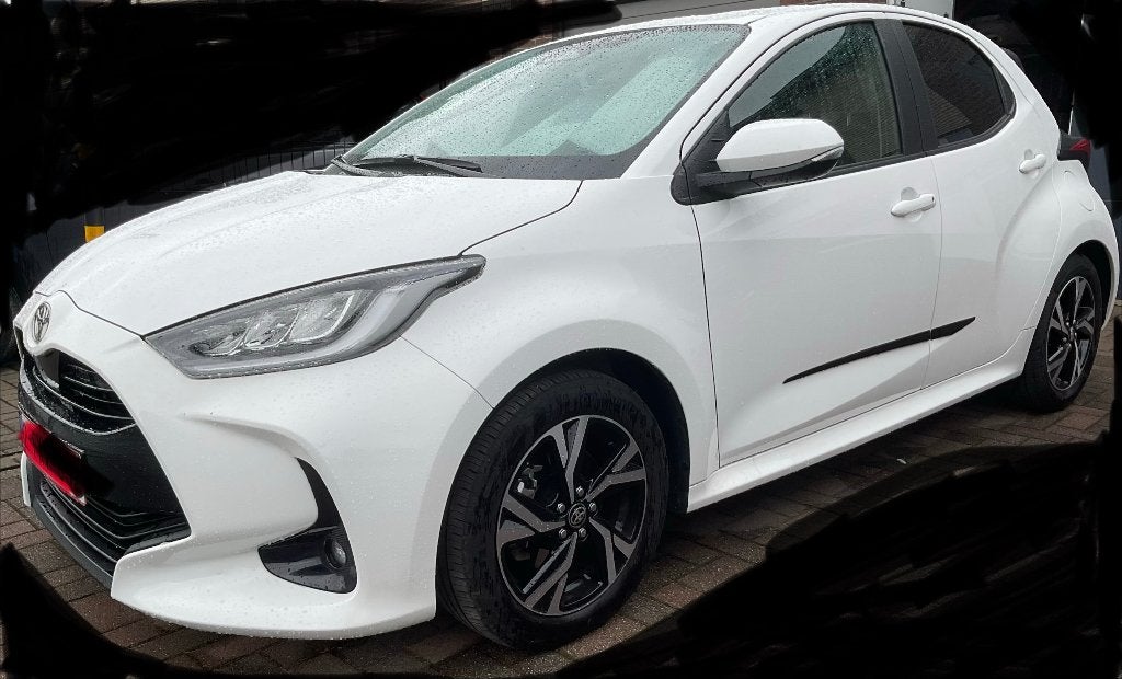 Toyota Yaris Iconic (op pensioen, 1auto meer vandoen), Automaat, Stof, Zwart, 1165 kg