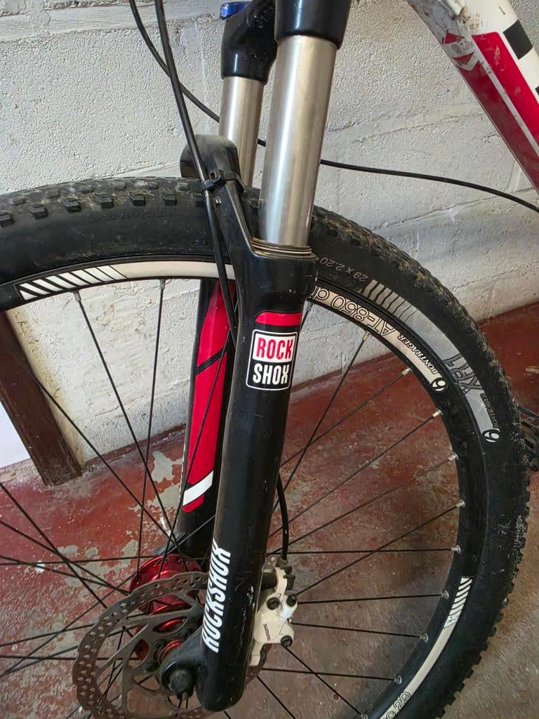 A vendre xcaliber 9 en bon etat prix légèrement négociable, Trek