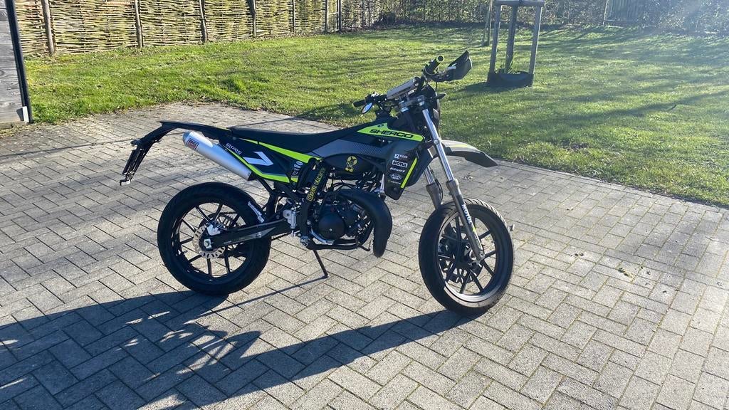 Sherco sm-r 50cc, Fietsen en Brommers, Ophalen, Zo goed als nieuw