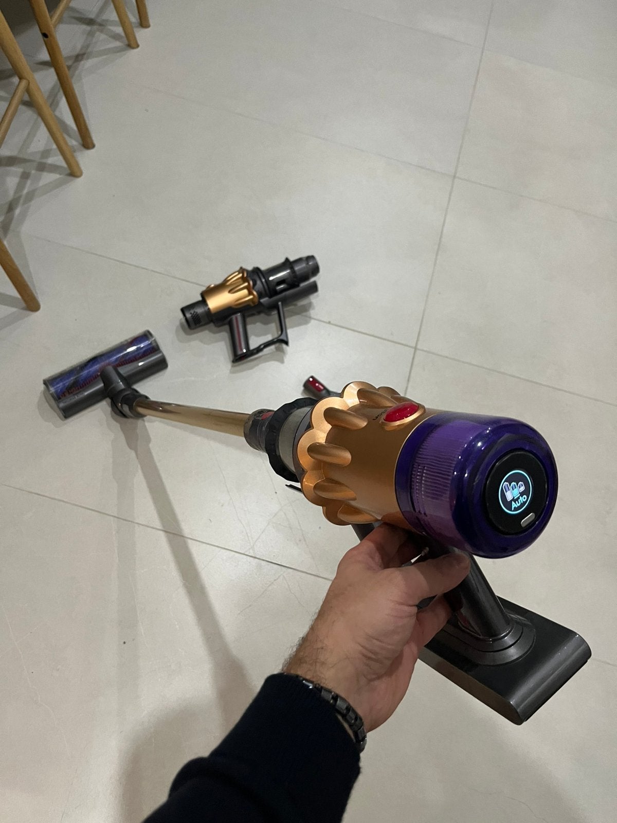 Verkoop 2 Dyson V12 voor onderdeel of reparatie, Ophalen