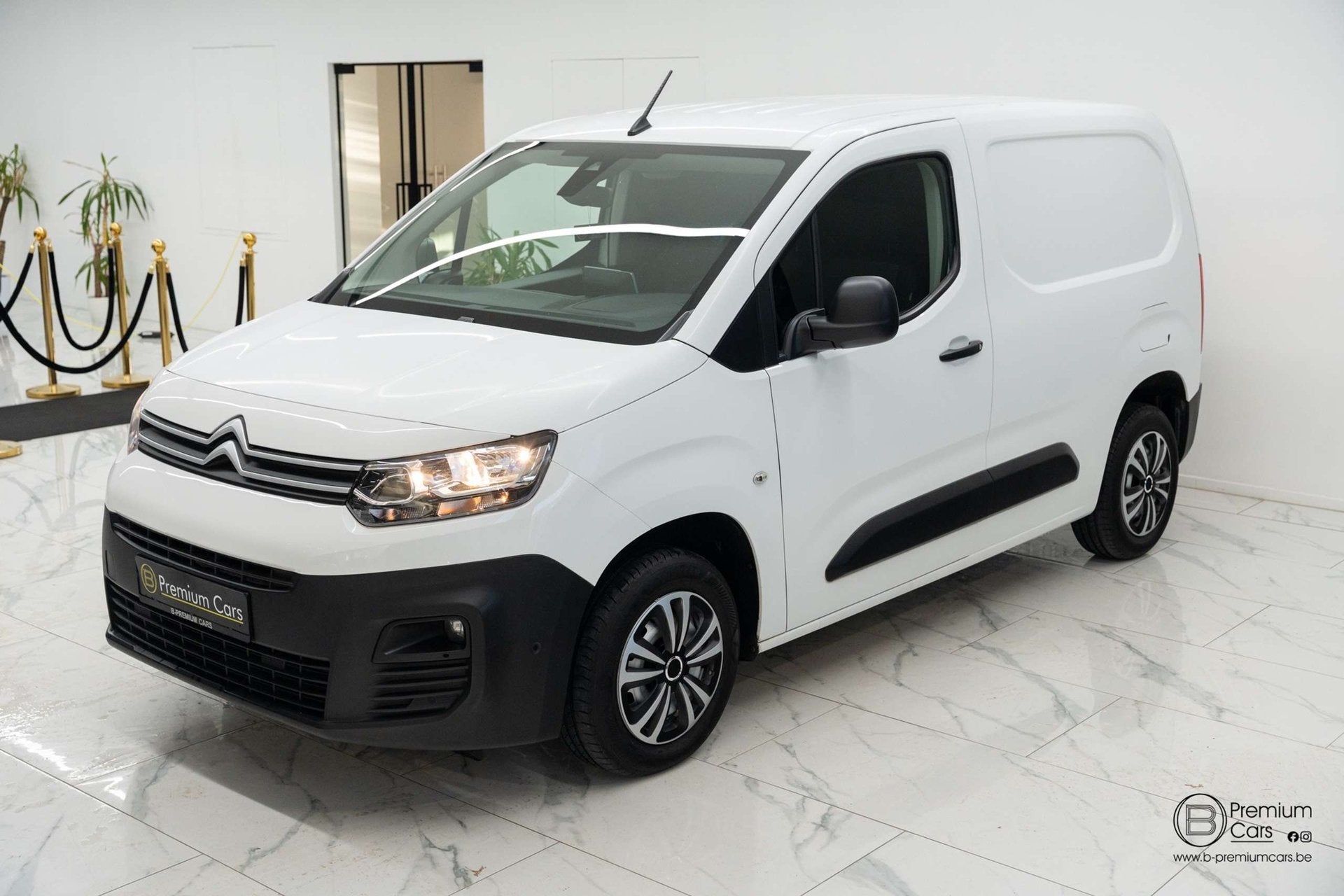 Citroen Berlingo 1.5 HDI! Full options! Airco, cruise, camer, Phares entièrement LED, 75 kW, Achat, Euro 6