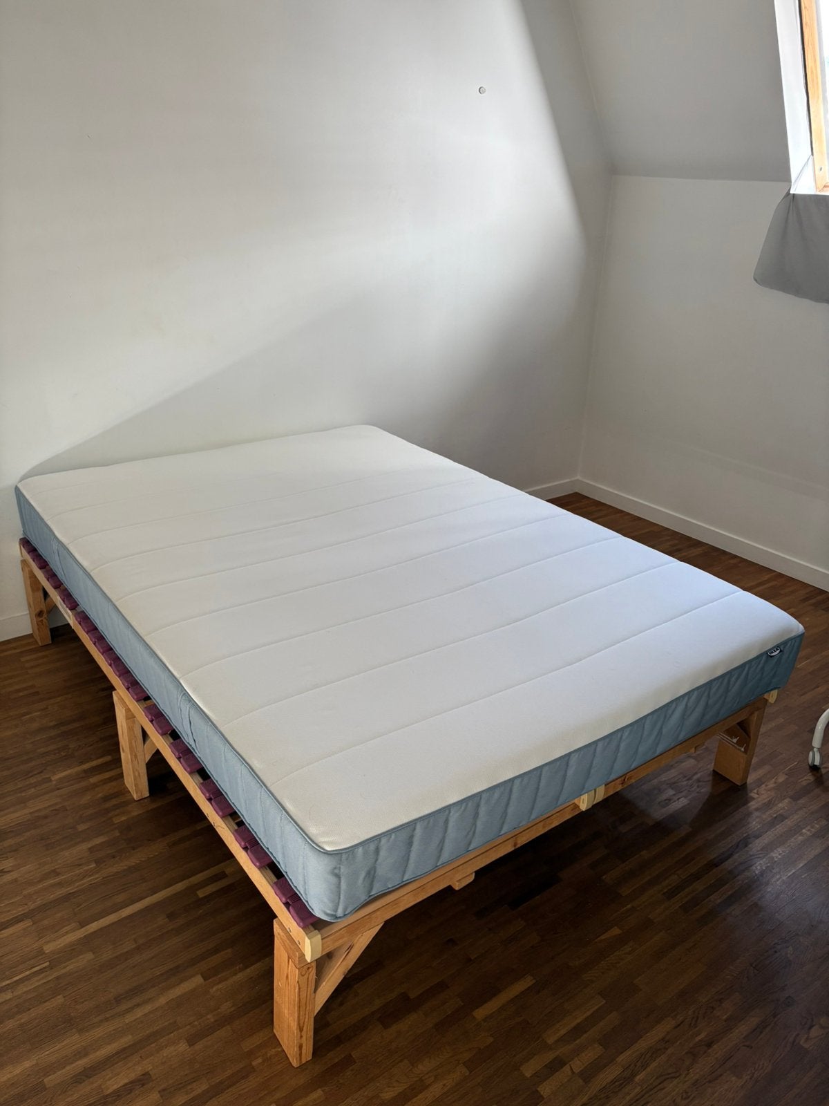 Matelas/lits IKEA Vesteröy, Enlèvement, 200 cm, Blanc, Deux personnes