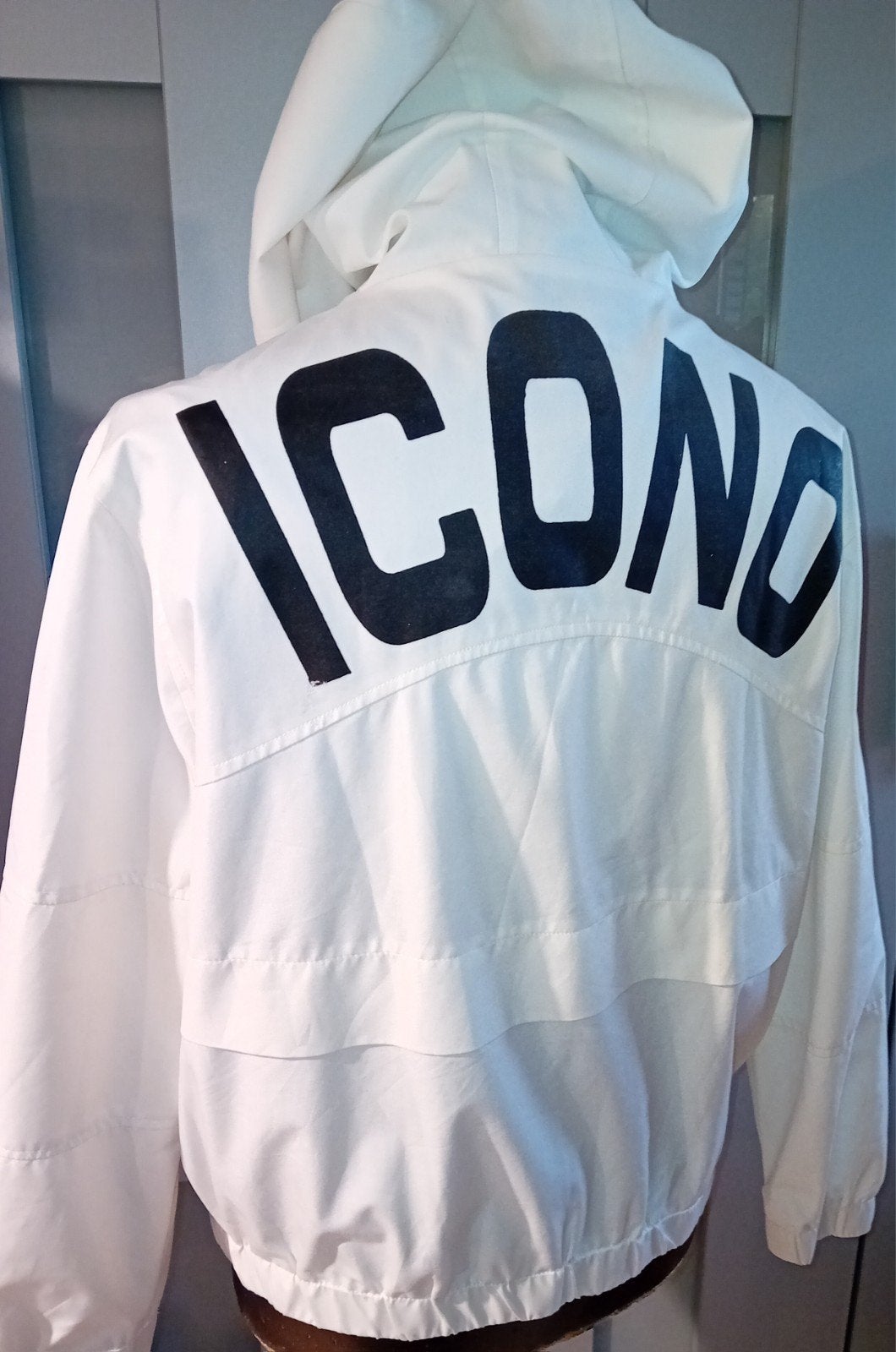 Coupe-vent Icono à capuche blanc/noir taille XL, Enlèvement ou Envoi, Taille 46/48 (XL) ou plus grande, Blanc