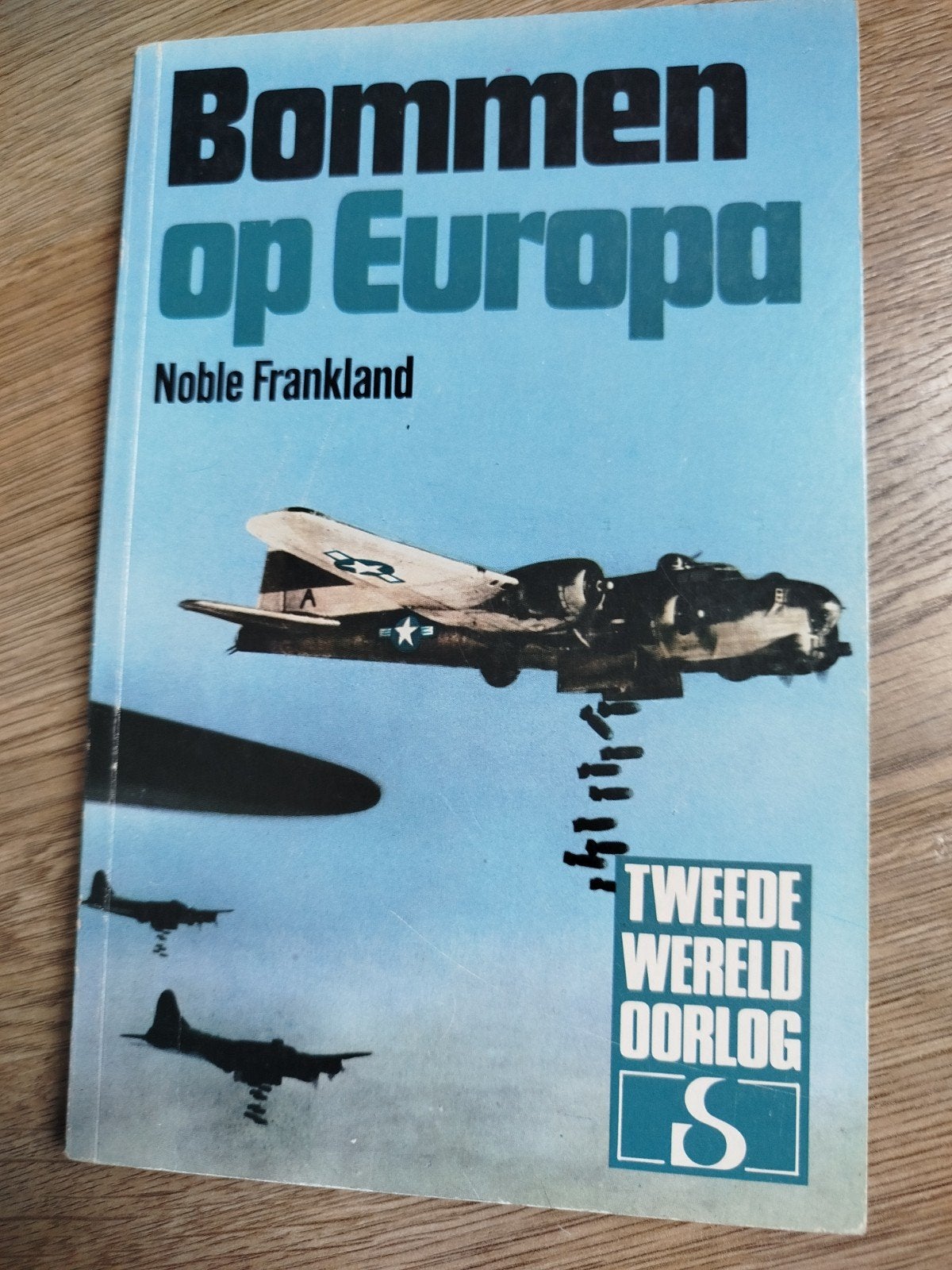 wo2 Bommen op europa, Boeken, Ophalen of Verzenden