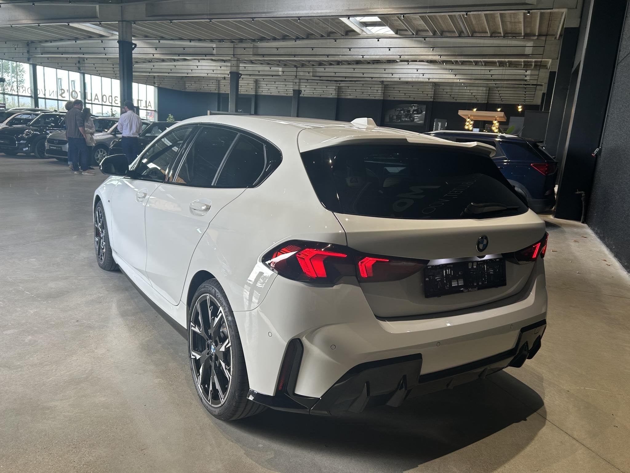 BMW 1 Reeks Hatch 120 (125 kW) Limited M Edition, Auto's, Gebruikt, https://public.car-pass.be/vhr/bbb8ba11-eecc-451d-ae74-feb51cc772ae