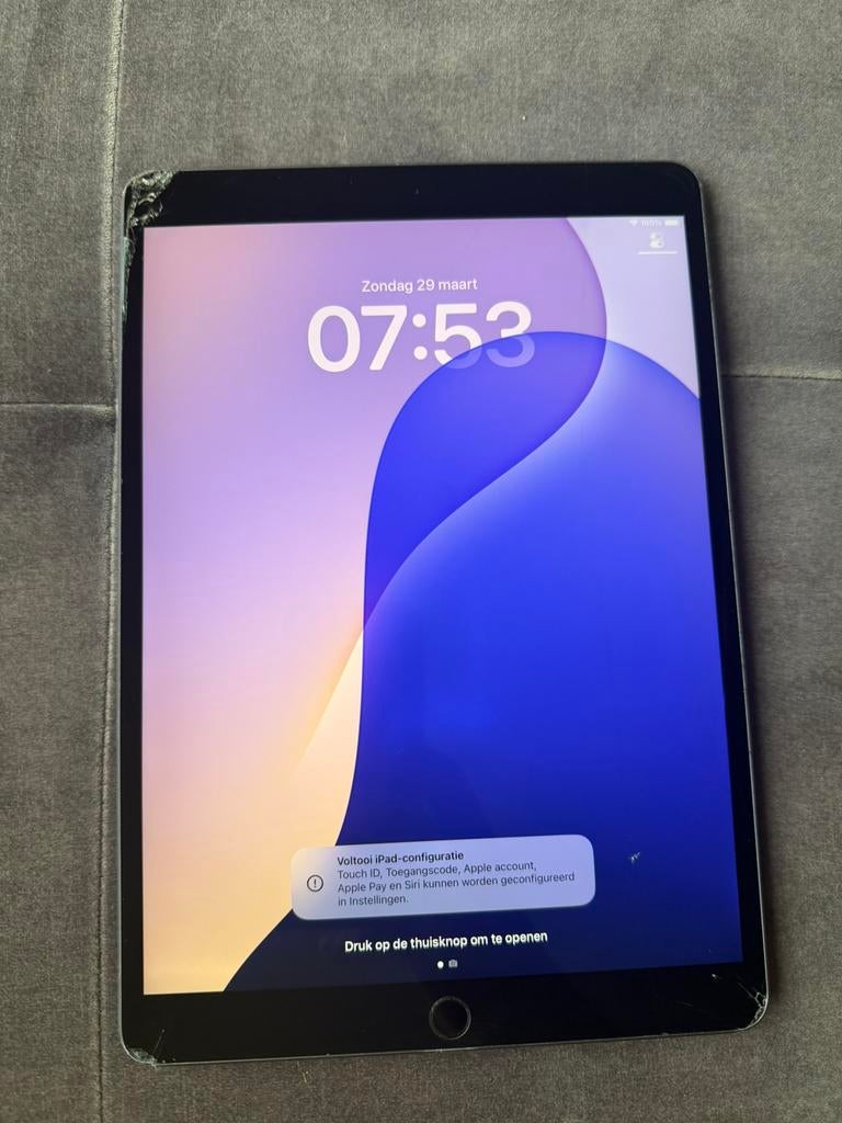 Apple iPad Air 3e génération 256 Go ENDOMMAGÉ, Enlèvement, Comme neuf, Apple iPad