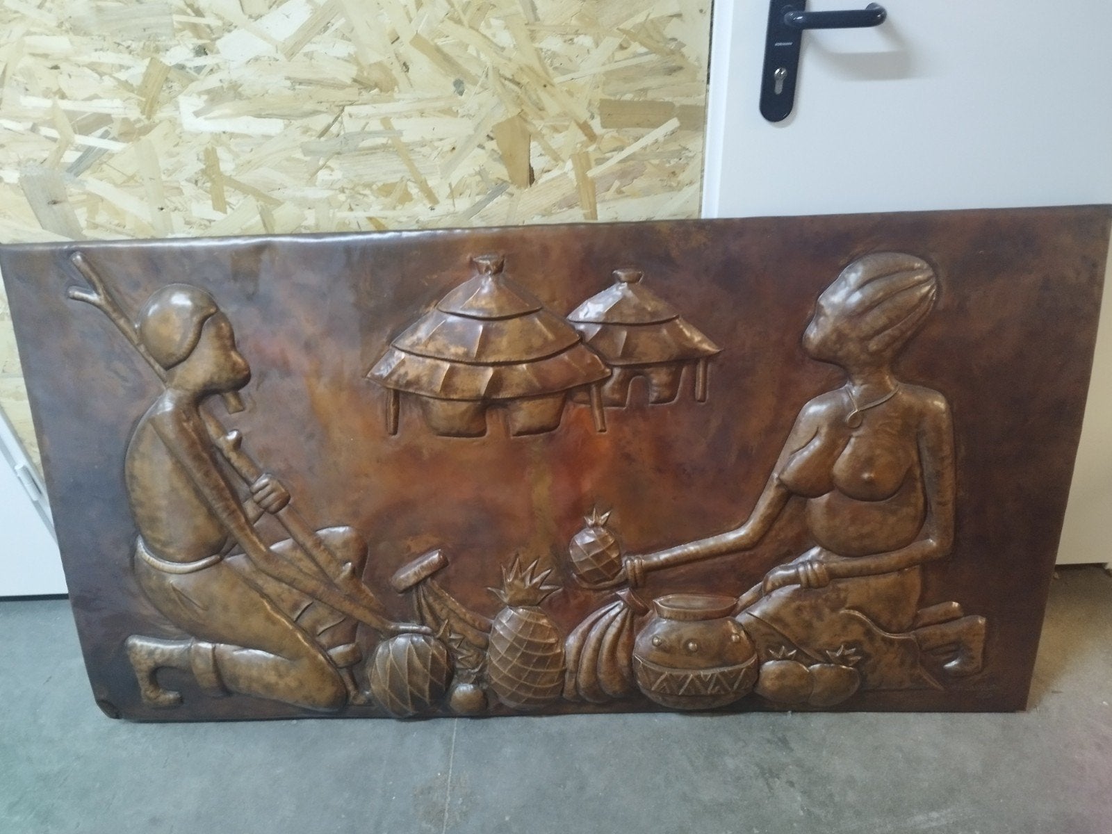 Tableau en cuivre repoussé et martelé, Enlèvement, Cuivre