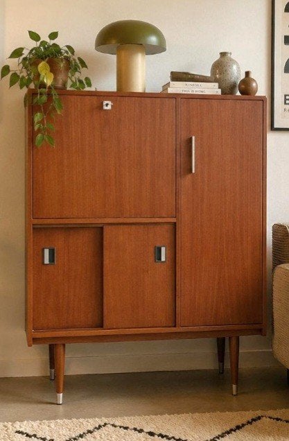 Knappe vintage kast in teak Scandinavische ., Huis en Inrichting, Ophalen