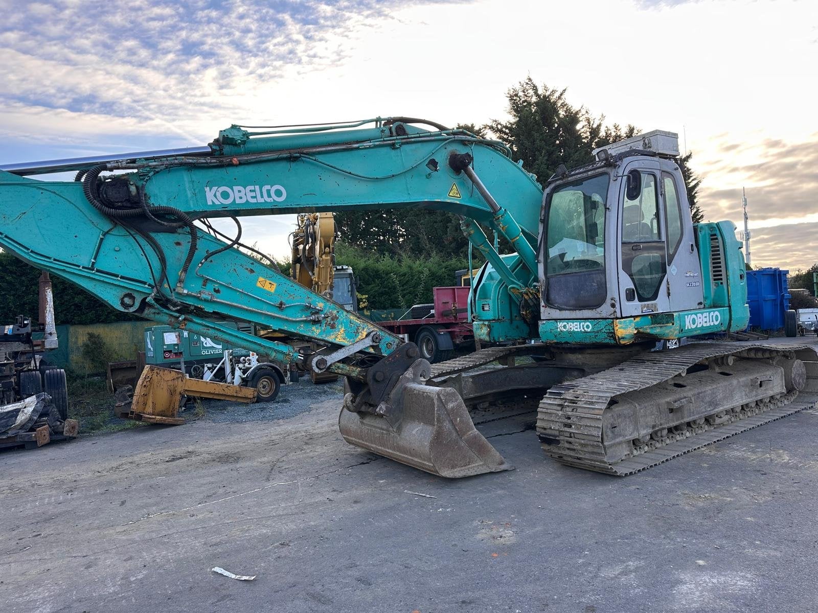 Kobelco SK 235 (année de construction 2009), Articles professionnels, Excavatrice